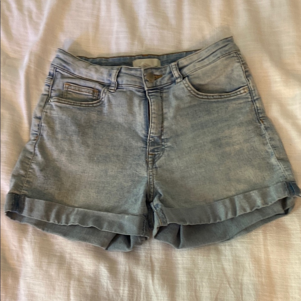 Womans H&M denim shorts